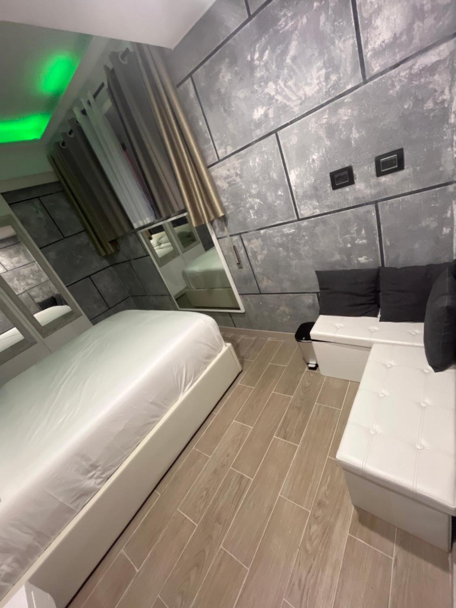 The Spa Suite Rome Bagian luar foto