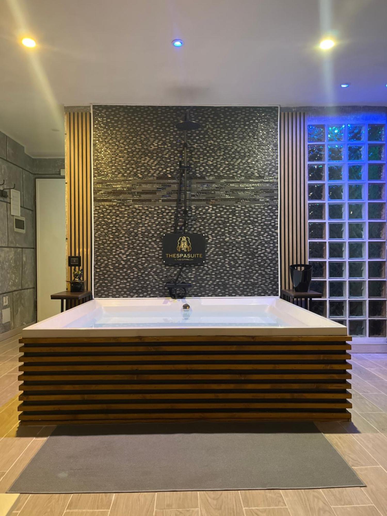 The Spa Suite Rome Bagian luar foto